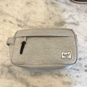 Herschel toiletry bag